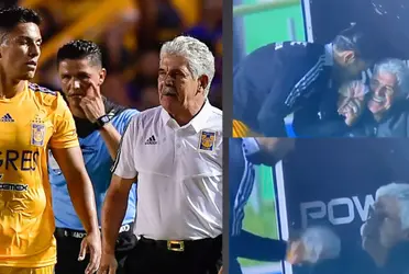 En redes sociales se hizo viral un video en el que se ve a Salcedo charlando con el Tuca pero llama la atención el cambio de gesto del entrenador, tras la charla.