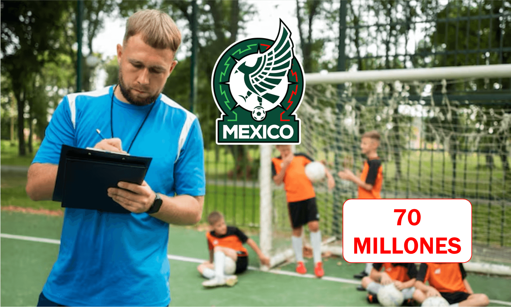 Entrenador revisa un papel y apunta algunas ideas (Fuente: Freepick)