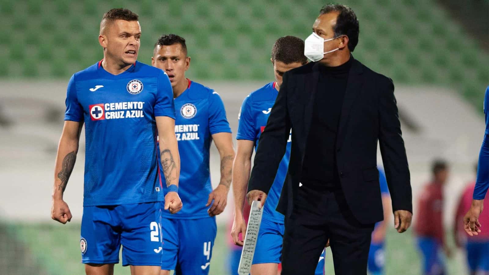 Es uno de los peores refuerzos de Cruz Azul, pero tiene el apoyo de Juan Reynoso para ser renovado