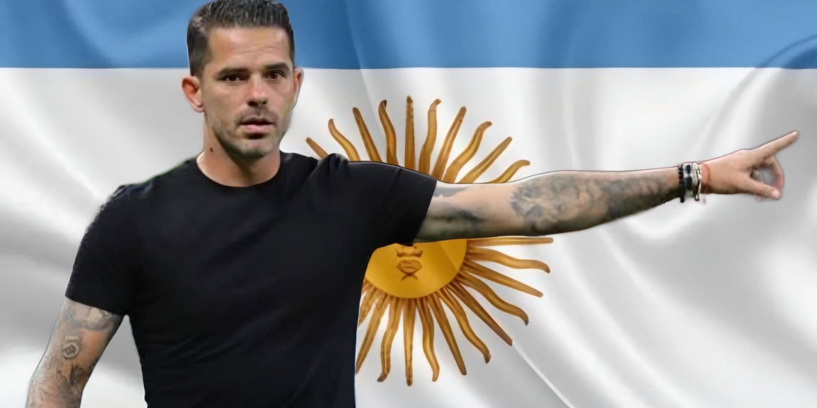 Fernando Gago y al fondo la bandera de argentina / Foto Imago7