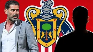 Fernando Hierro y al fondo el escudo de Chivas / Foto Imago7