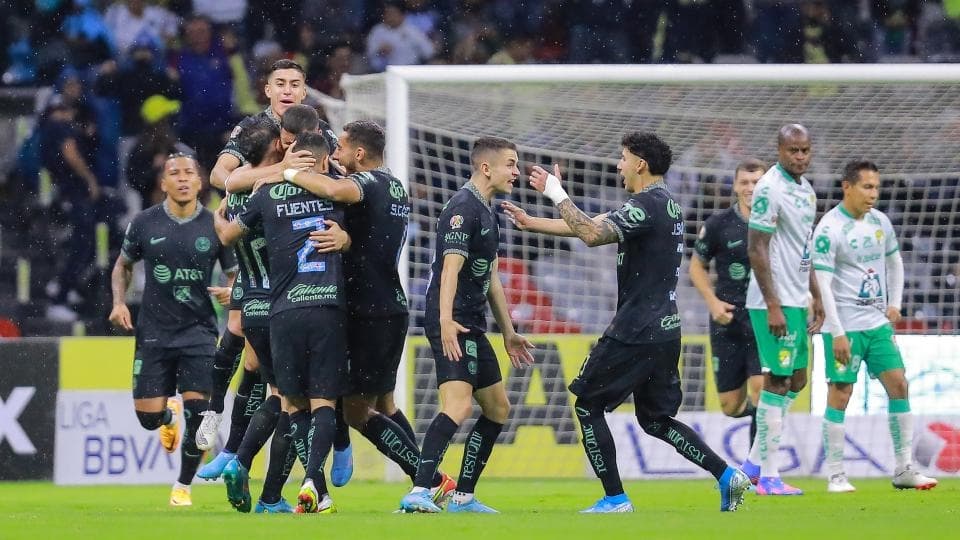 Fernando Ortiz borra a un crack de América.