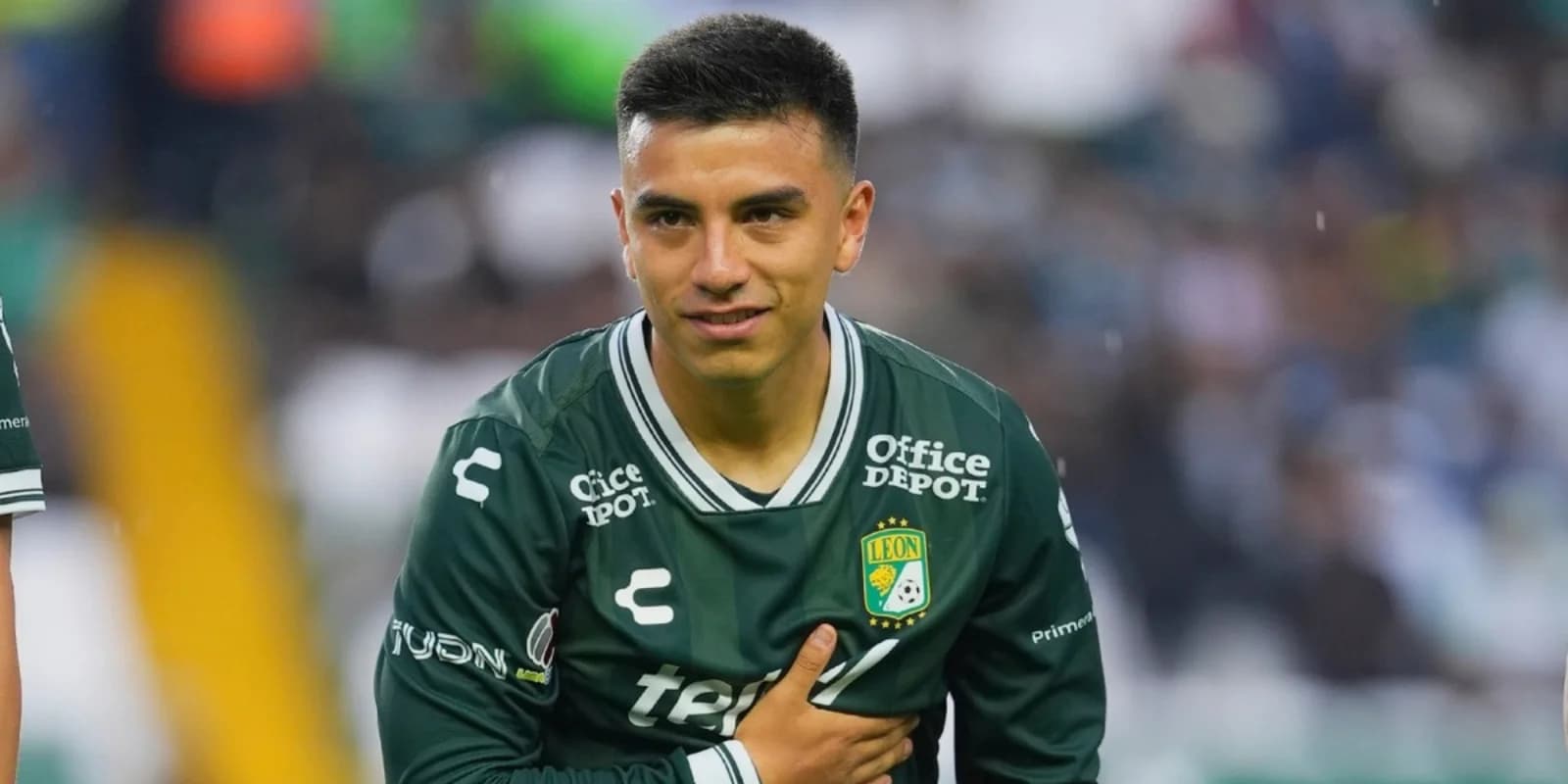 Ferneando Beltrán vuelve a estar en el ojo del huracán ante la afición de Chivas
