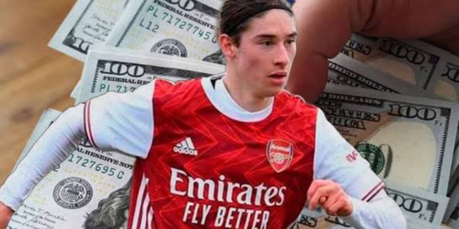 Flores cuando era jugador del Arsenal y al fondo varios billetes / Foto EFE