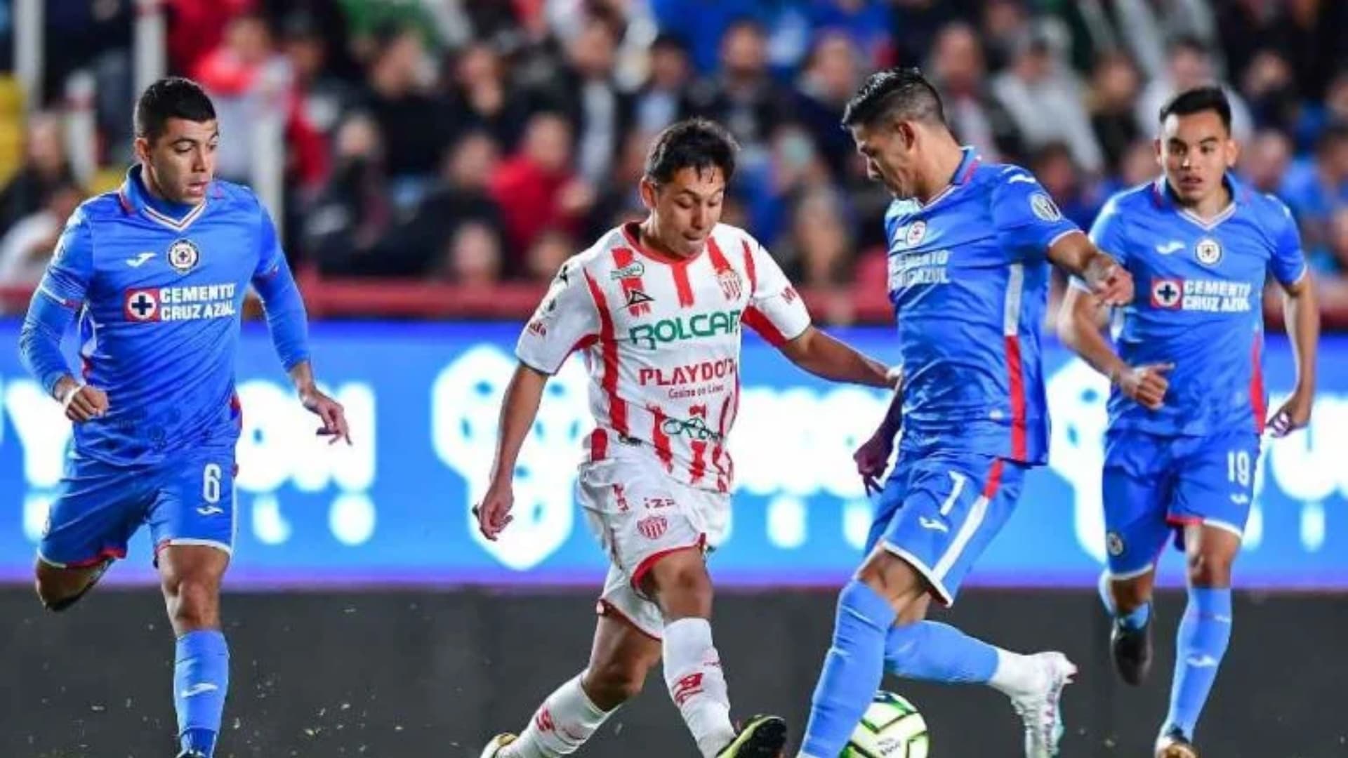 Futbolista de Cruz Azul llegaría a Necaxa por cifra millonaria | Foto: Mexsport