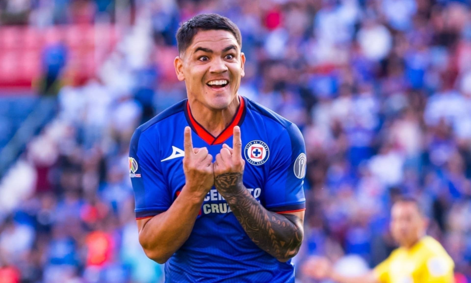 Gabriel Fernández festeja gol en el estadio de la Ciudad de los Deportes / Imago