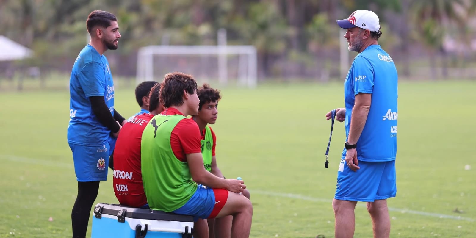 Gabriel Milito en los entrenamientos de Chivas / FOTO GOAL