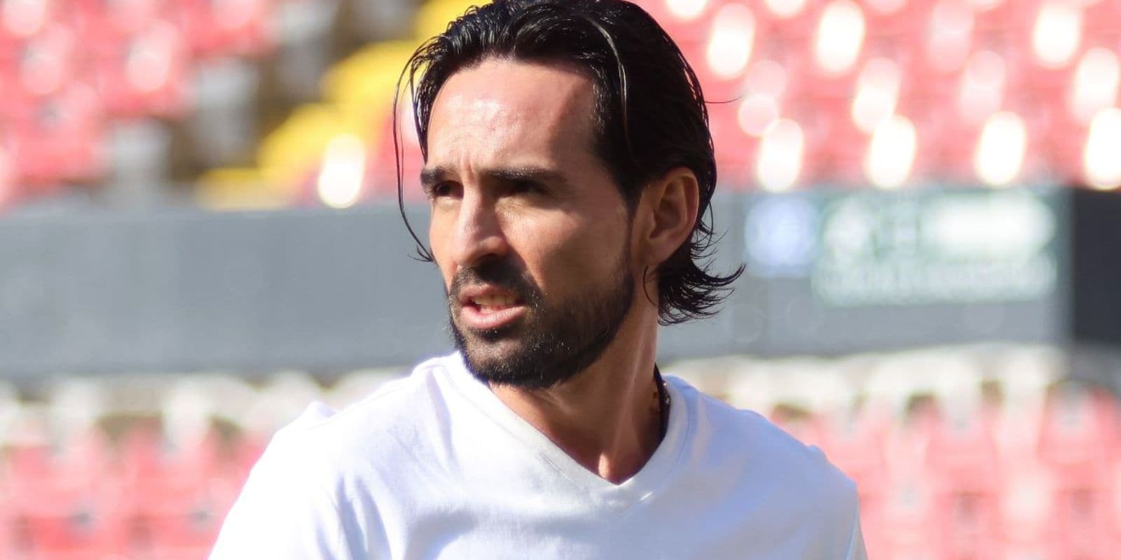 Gerardo Espinoza dirigiendo un partido (Foto: Mexsport)