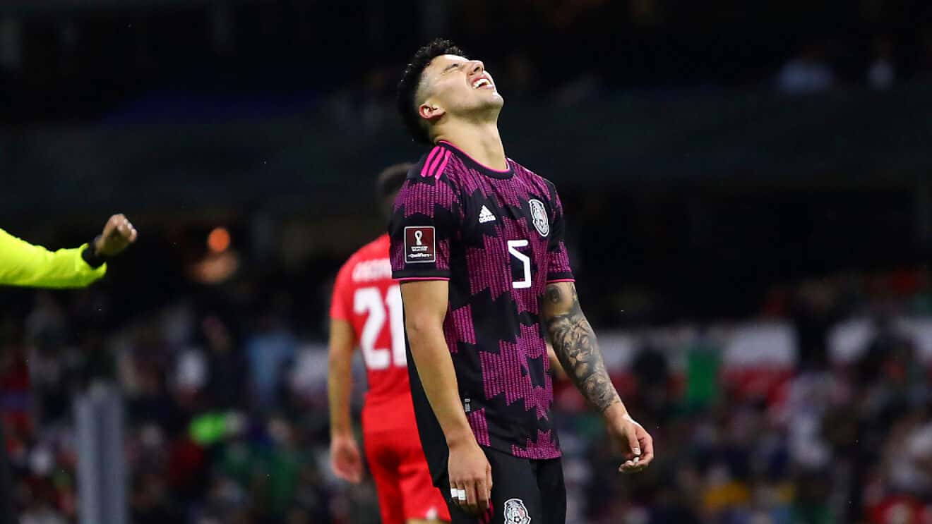 Gerardo Martino volvió a dejar en claro que no llamará nunca a Fernando Navarro a la Selección Mexicana.