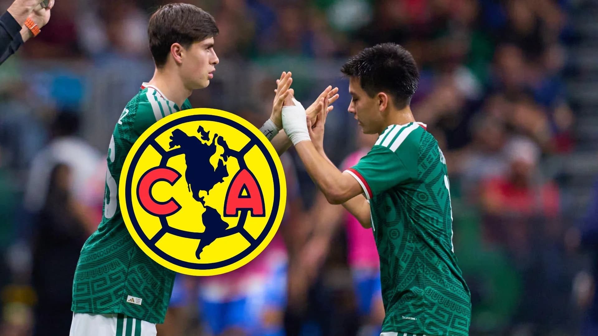 Gilberto Mora en la Selección Mexicana junto a Armando González