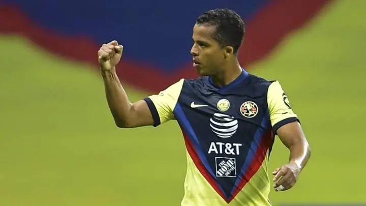 Giovani Dos Santos coquetea con un club europeo ahora que sus días estarían contados en el Club América.