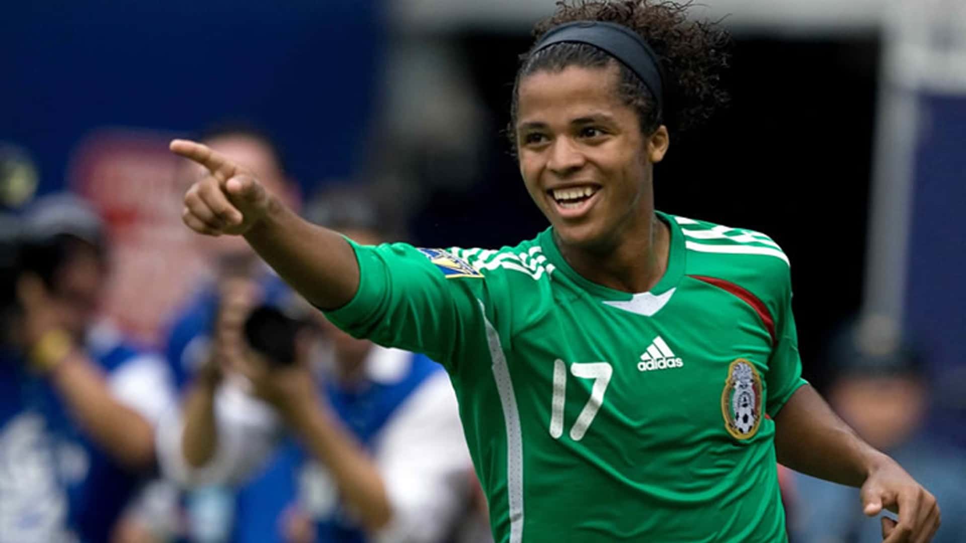Giovani dos Santos en un partido (Foto: Poblanerias.com)