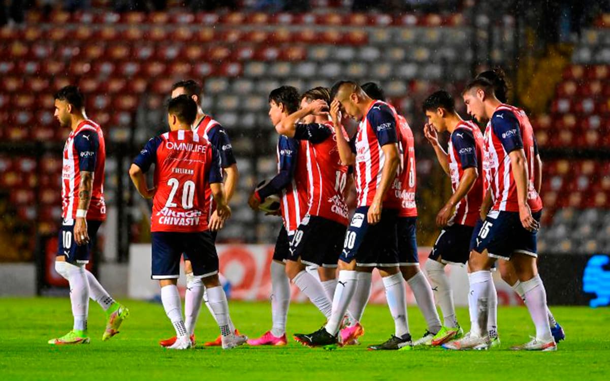Giovani Dos Santos estaría pensando en retirarse aunque Chivas podría abrirle las puertas.