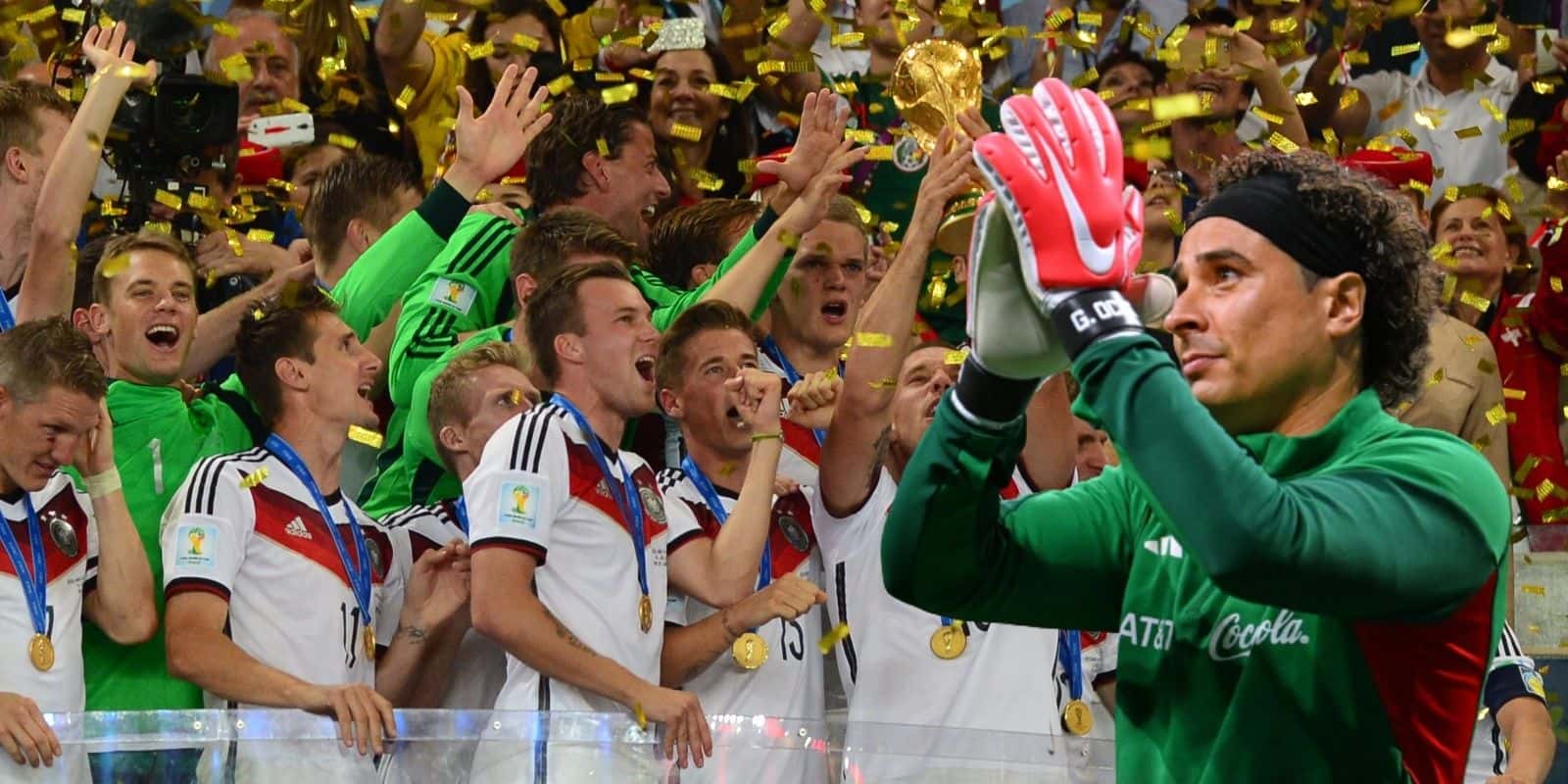 Guillermo Ochoa es considerado uno de los mejores porteros y un campeón mundial con Alemania lo llenó de elogios