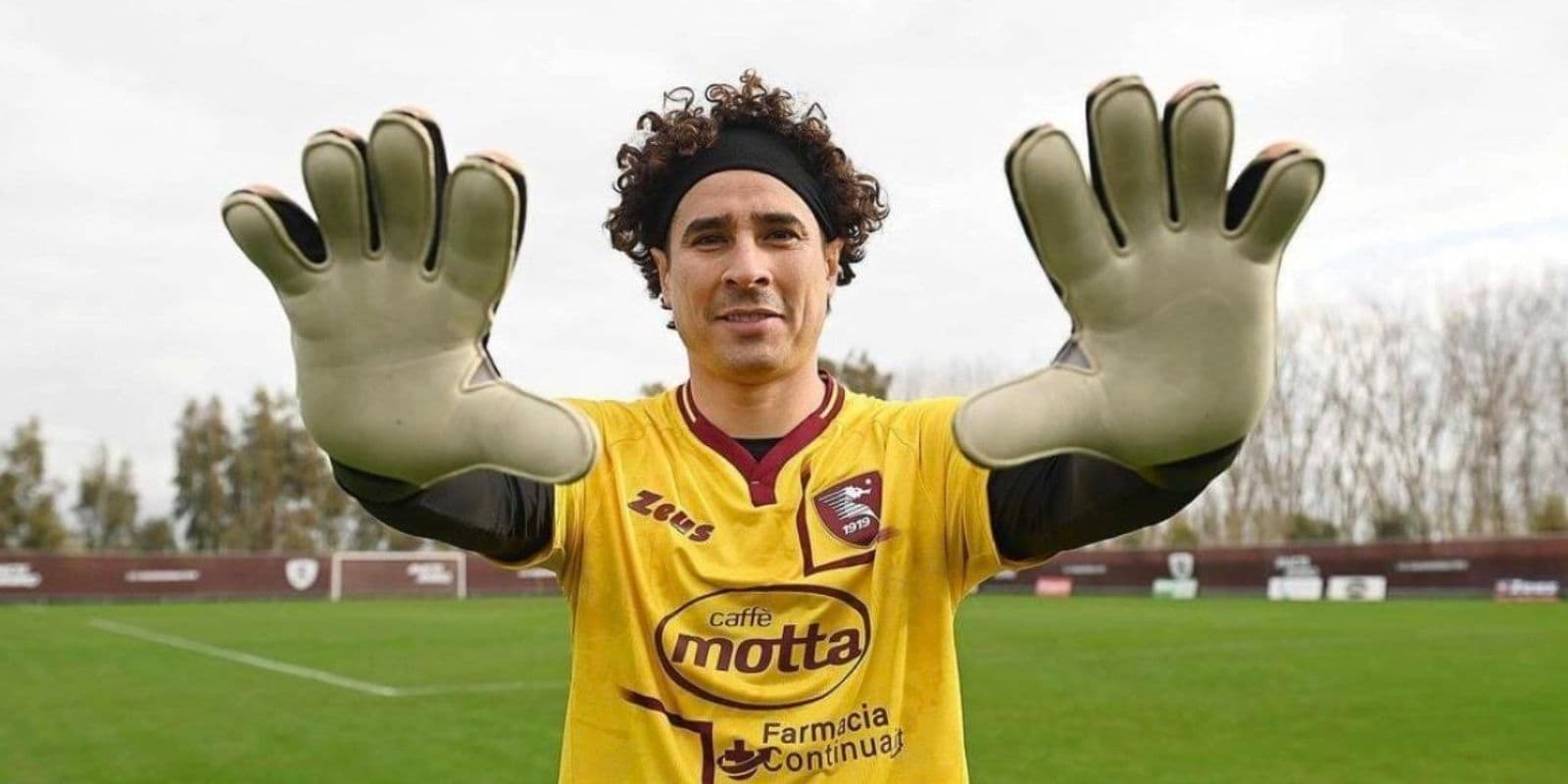 Guillermo Ochoa fue la sensación en su llegada a Italia y ya le han puesto un nuevo apodo