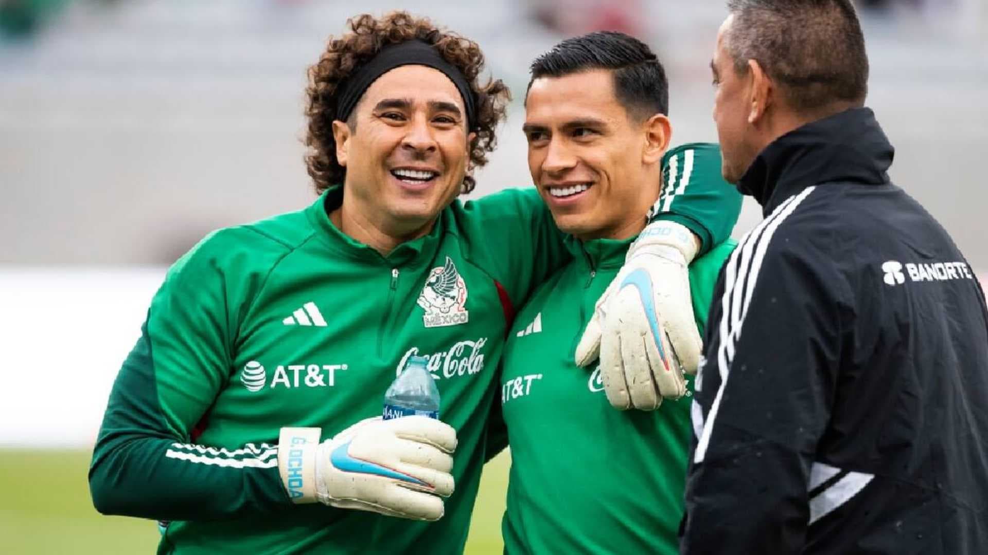 Guillermo Ochoa y Luis Malagón (Foto: MEXSPORT)
