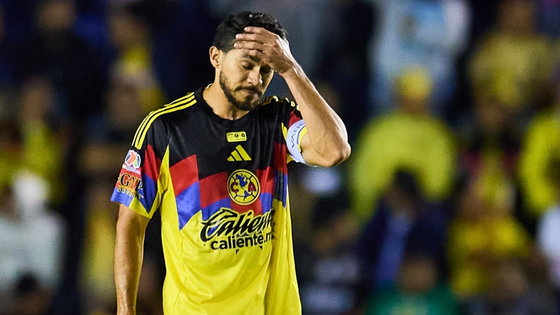 Henry Martín se lesionó en el Club América