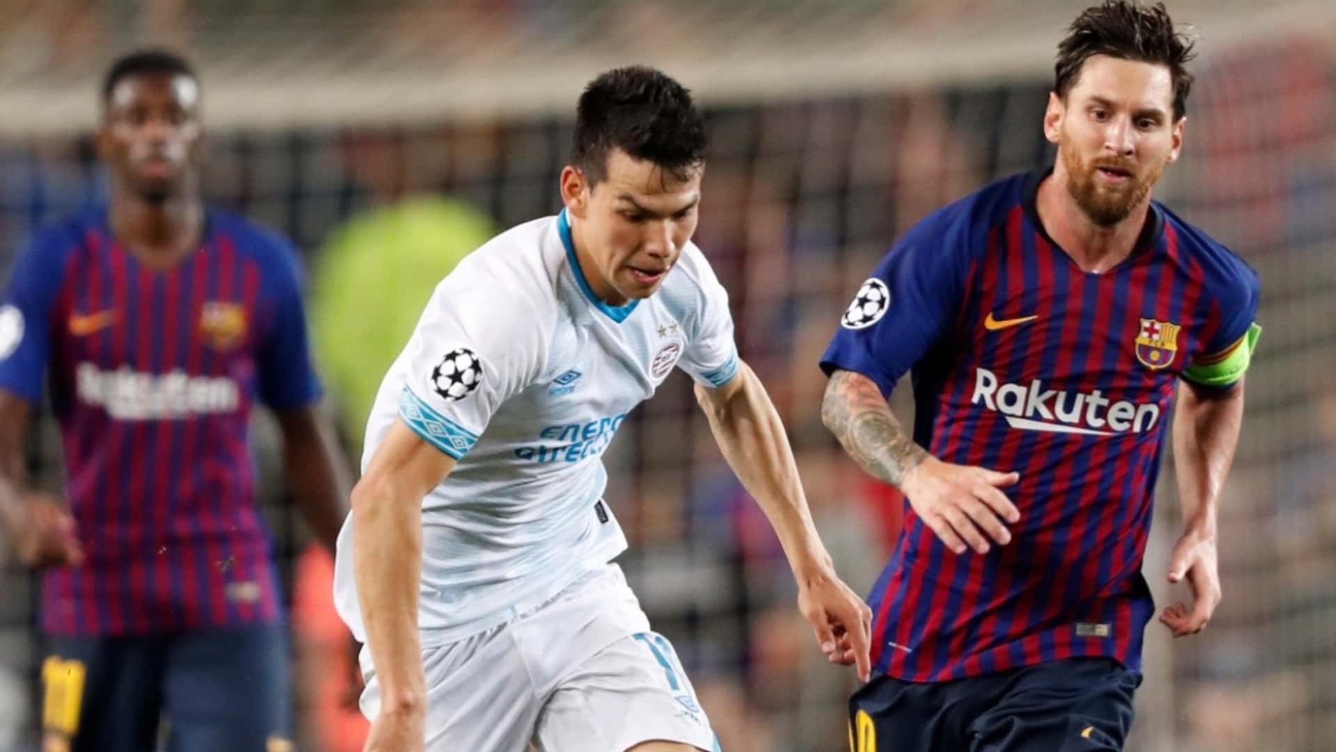 Hirving Lozano le gana un balón a Lionel Messi (Fuente: Bolavip)