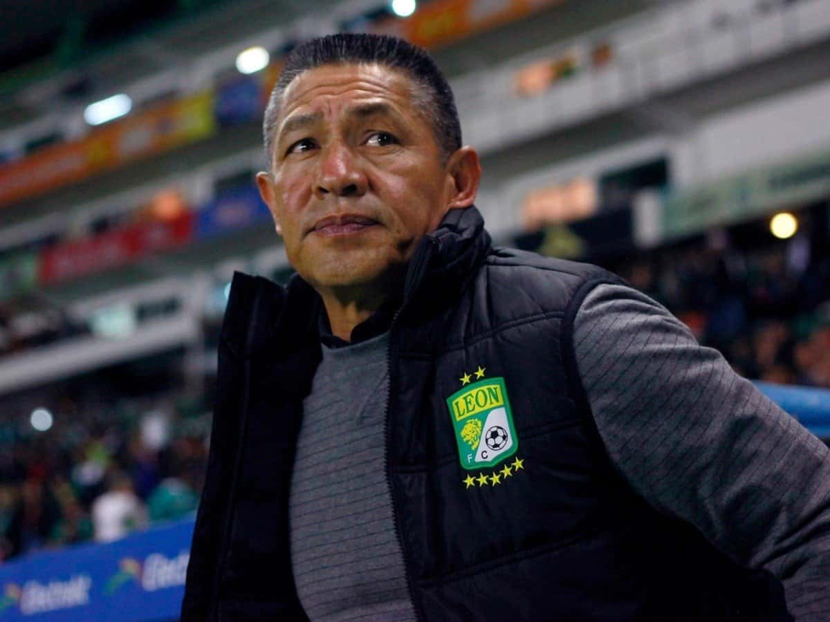 Ignacio Ambriz podría dar el salto a Europa, dejando de lado la posibilidad de dirigir a clubes como el Club América y el Club Tigres.