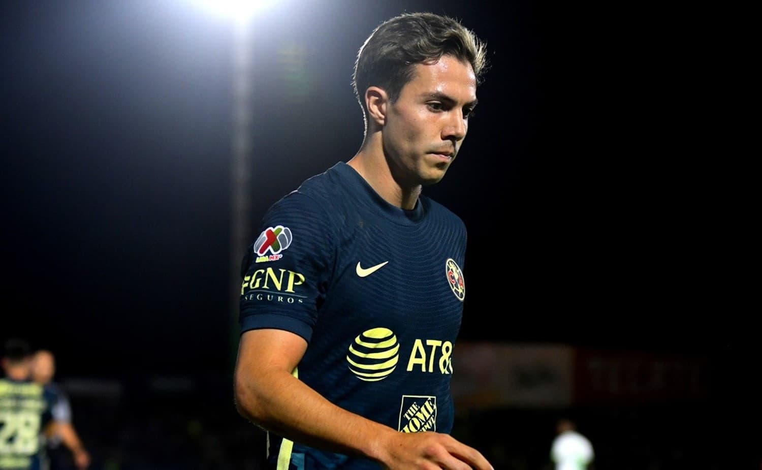 Israel Hernández, extécnico del América Sub-20, reveló que a Córdova no le pesa la playera, únicamente debe estabilizar su vida personal.