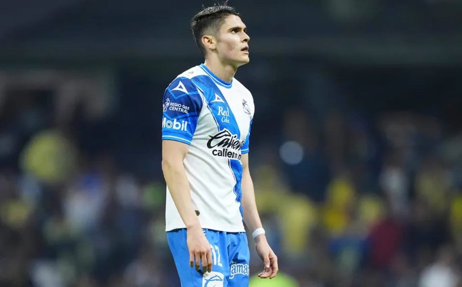 Israel Reyes llega al América y ya se las empieza a ver difícil en Coapa.