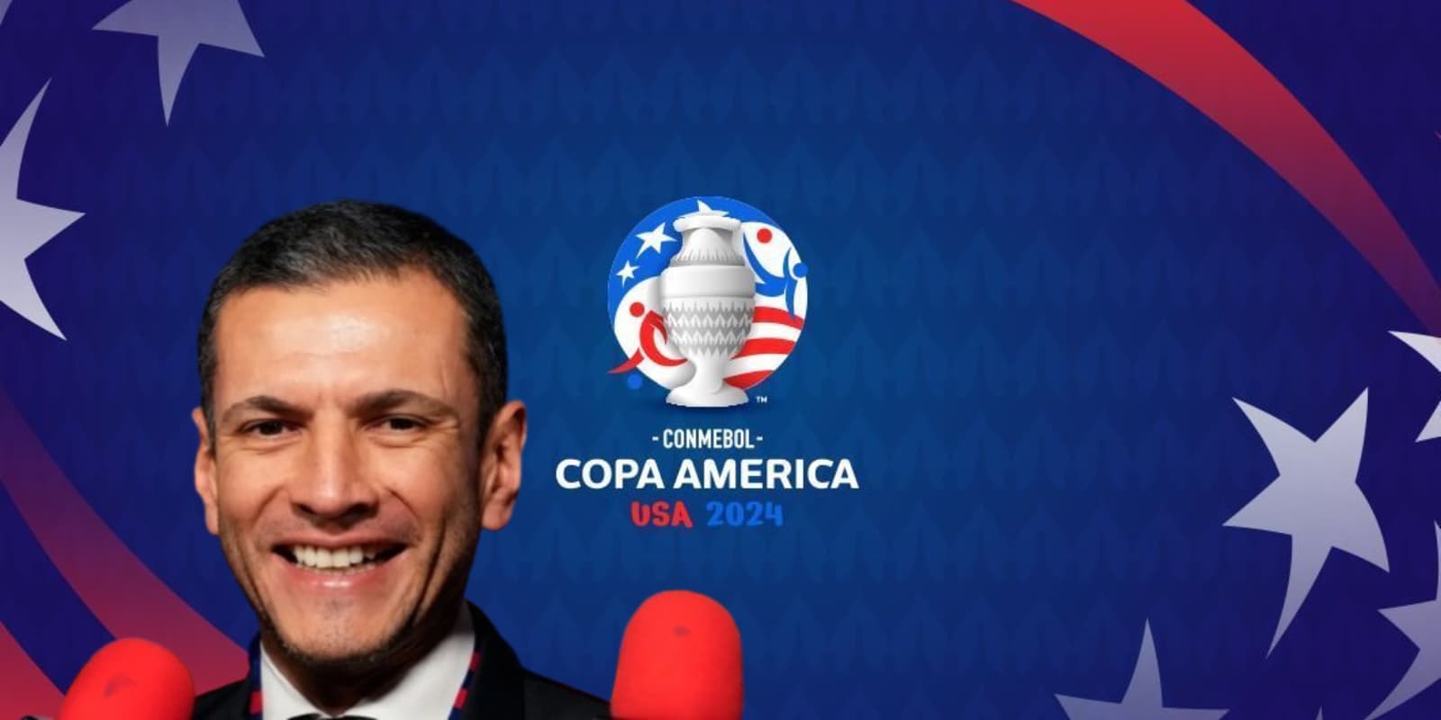 Jaime Lozano junto al logo de la Copa América 2024 / FOTO X