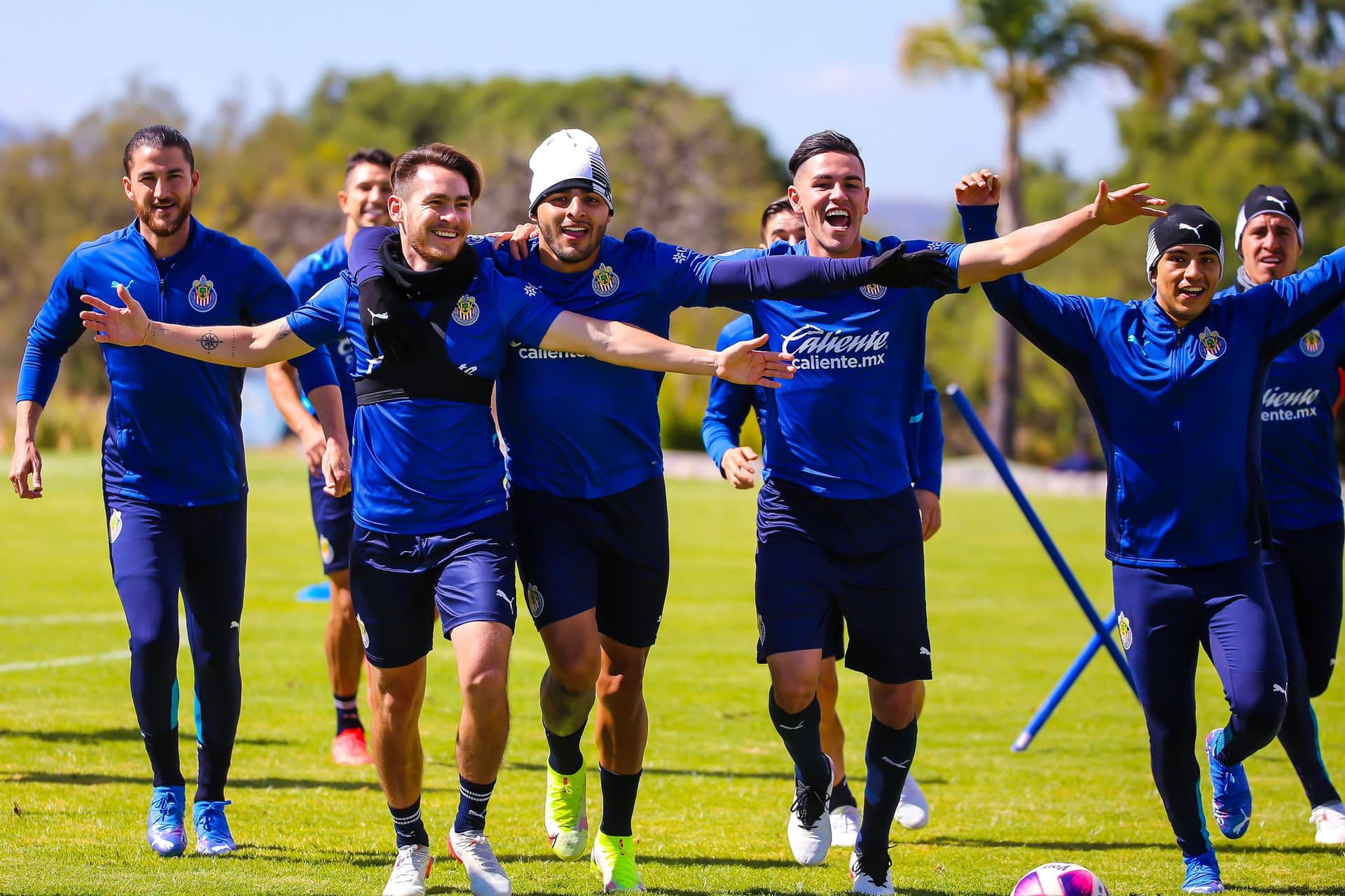 Jaime Lozano podría tener en mente a Jesús Angulo para llevarlo de Chivas a su nuevo club.