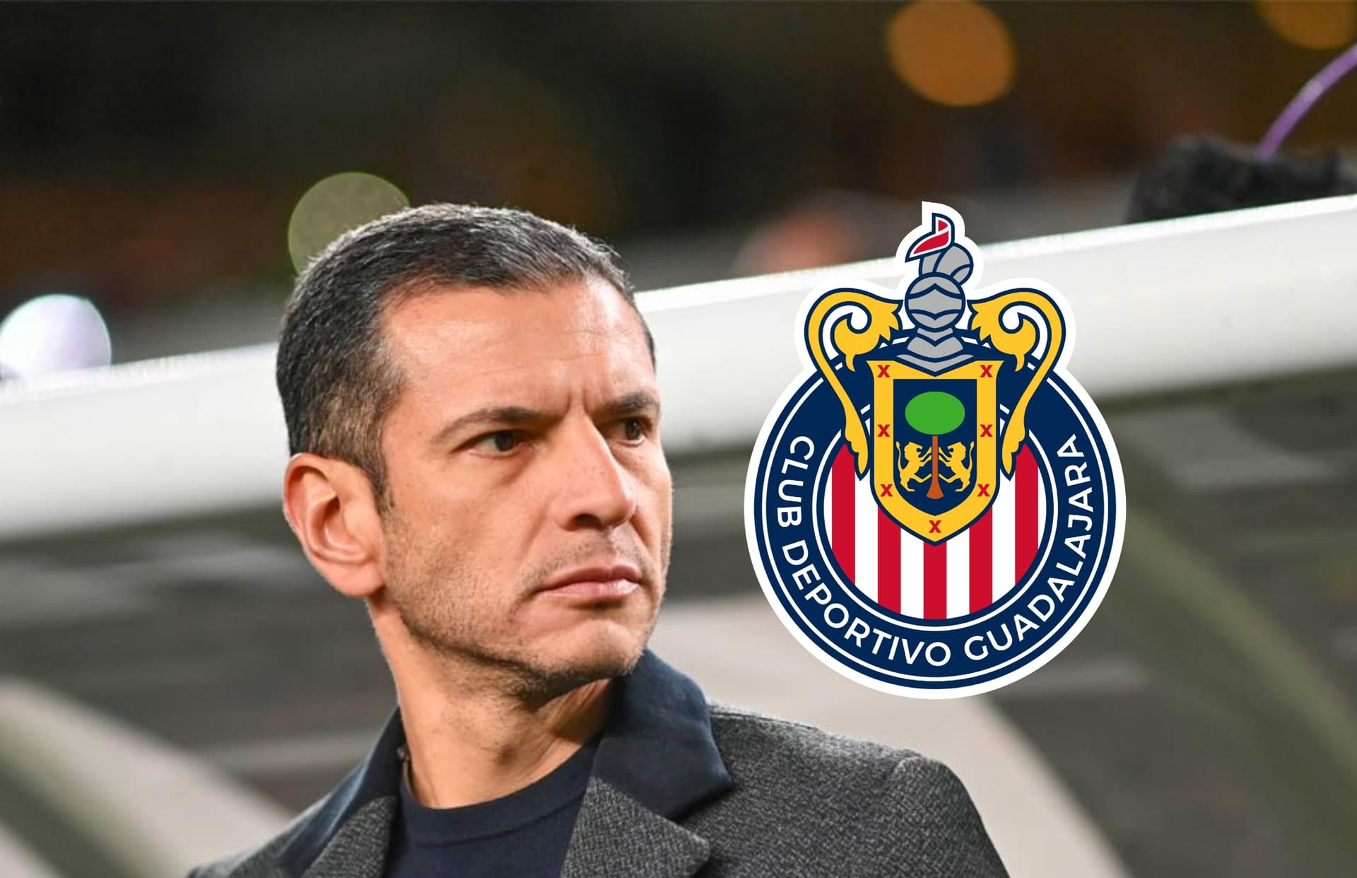 Jaime Lozano y escudo del Guadalajara/Foto Fútbol Total.