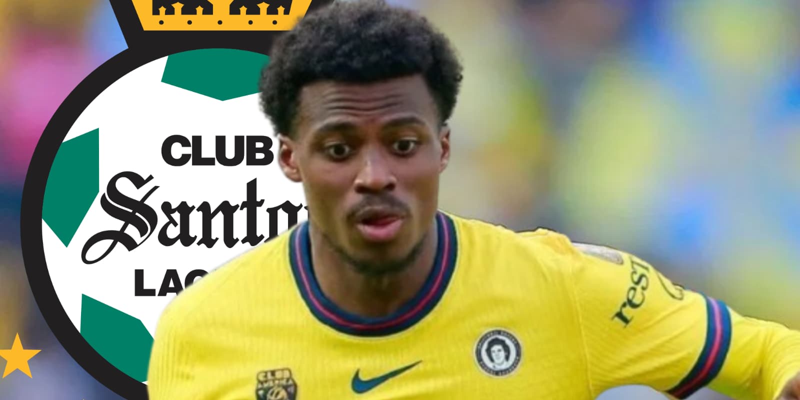 Javairo Dilrosun junto al escudo de Santos Laguna / FOTO SOY FÚTBOL