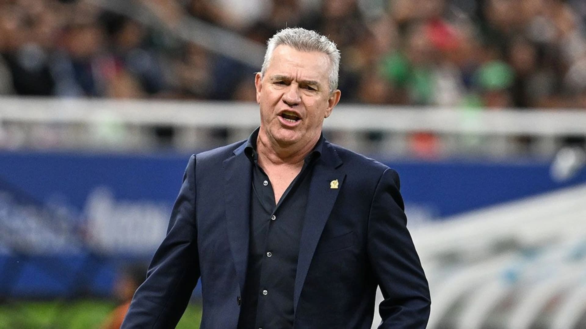 Javier Aguirre dirigiendo la selección mexicana en la Copa Oro
