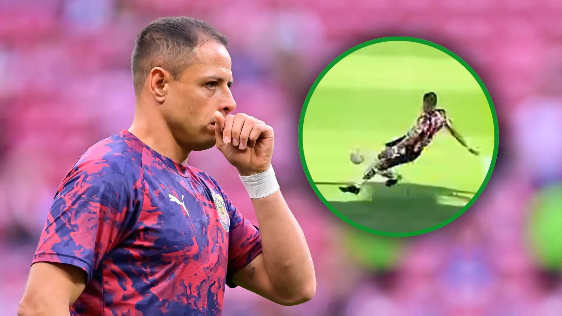 Javier Hernández fallando un gol con Chivas