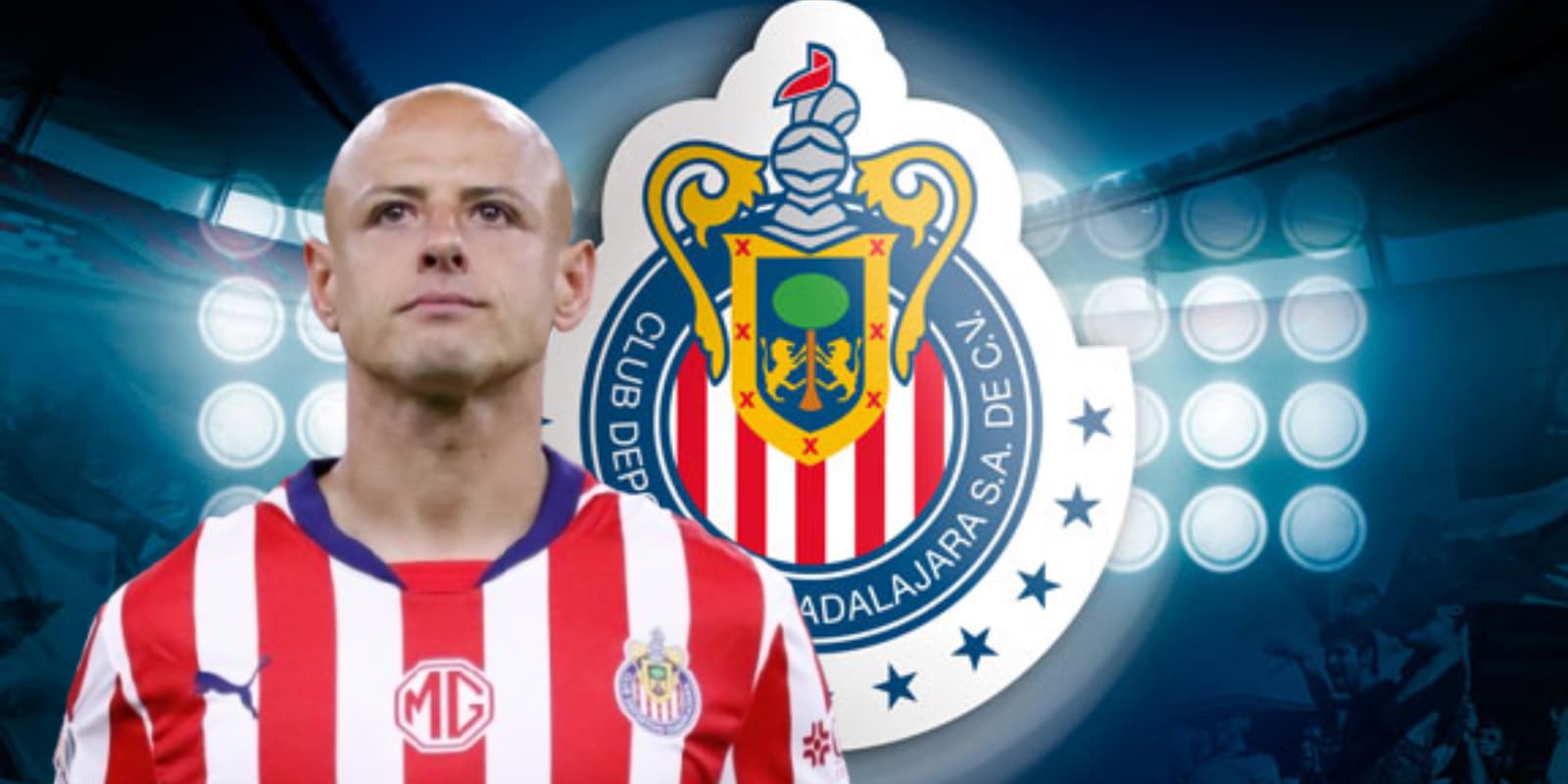 Javier Hernández junto al escudo de Chivas / FOTO RÉCORD