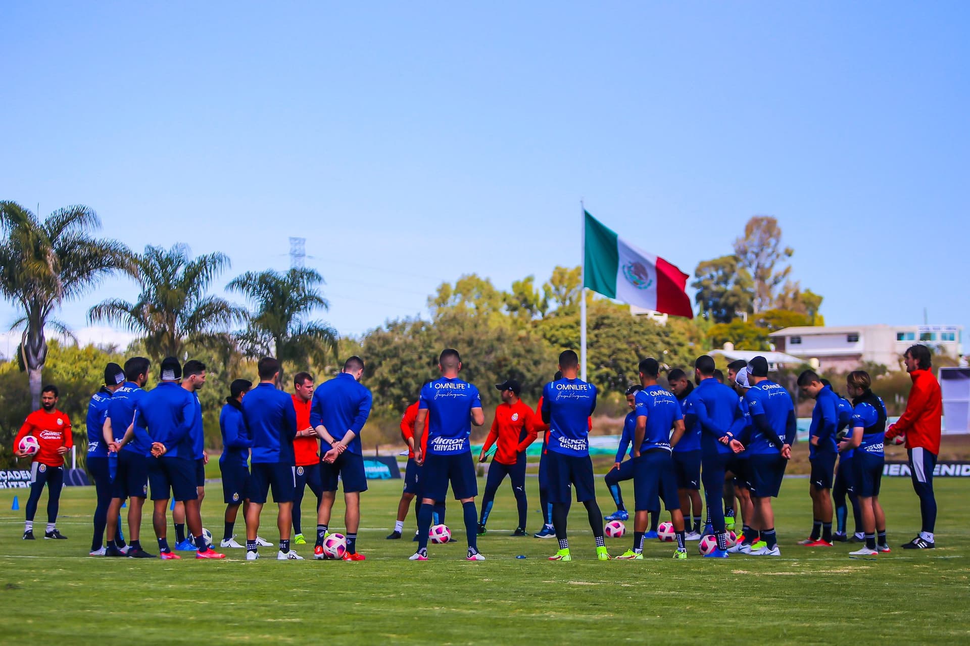 Jesús Godínez no contó para Michel Leaño y saldrá de Chivas para jugar en el Querétaro.