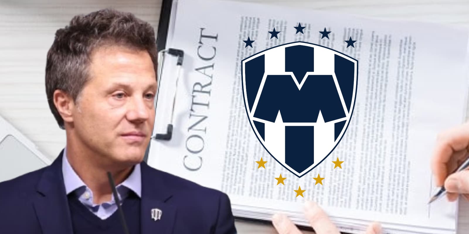 José Antonio Noriega junto al escudo de Rayados / FOTO RÉCORD
