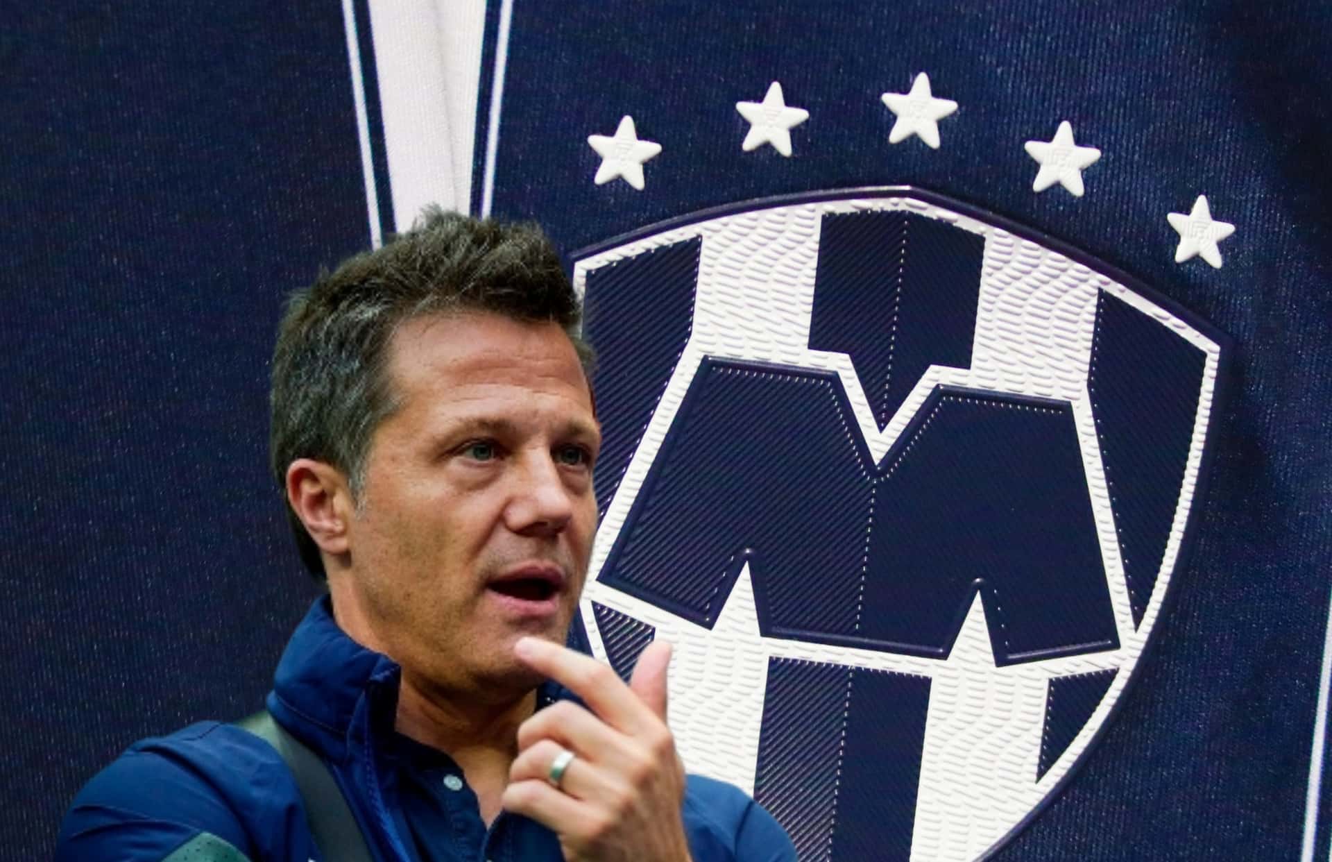 José Antonio Noriega y escudo de la camiseta/ Foto Rayados.