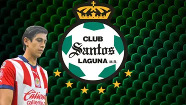 José Juan Macías junto al escudo de Santos Laguna / FOTO IMAGO7