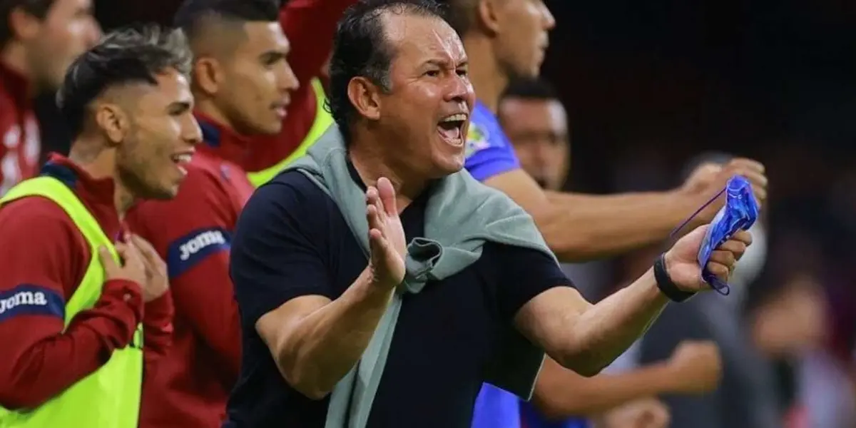 Juan Reynoso rompe la sequía de título de Cruz Azul y se gana un nuevo apodo.