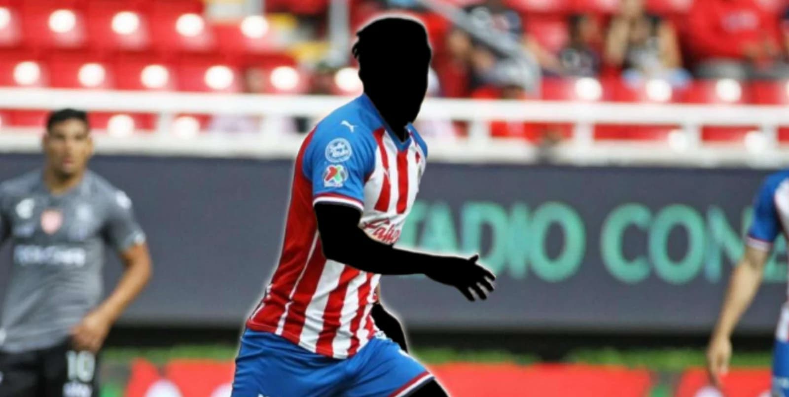 Jugador incógnito de Chivas en un partido ante Necaxa / FOTO GOAL