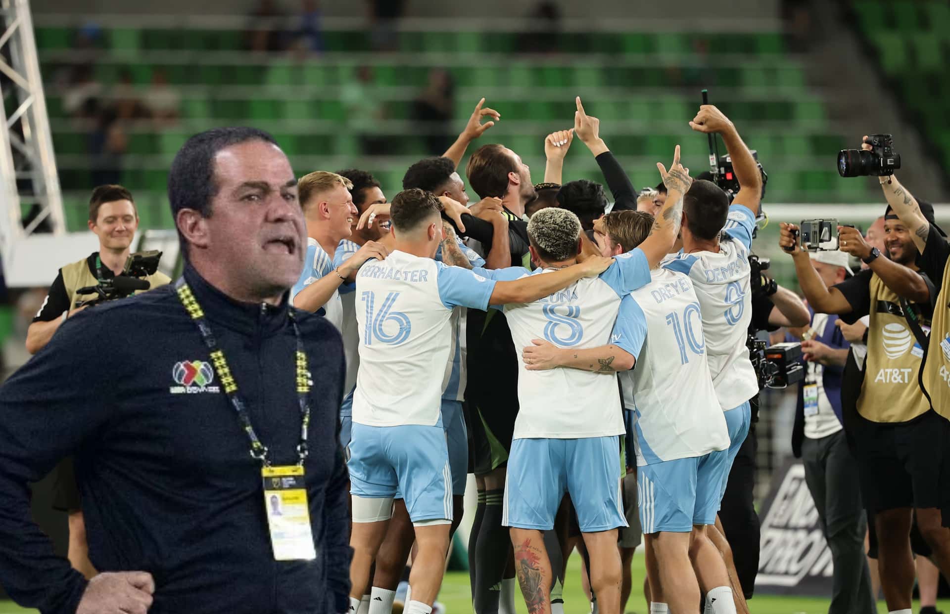 Jugadores celebrando y André Jardine gritando/ Foto MLS.