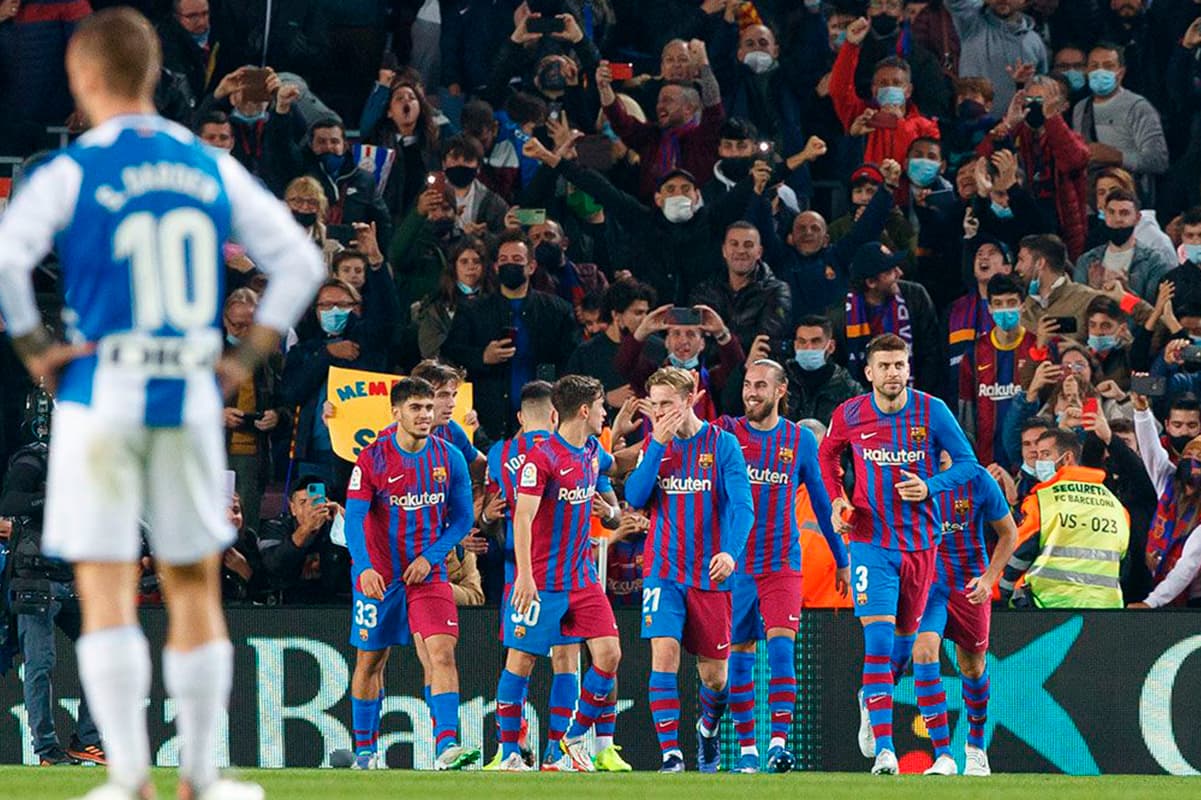 Jugadores como Luuk de Jong y Clément Lenglet podrían tener sus últimas participaciones con el FC Barcelona si no clasifican a la siguiente ronda de Champions.