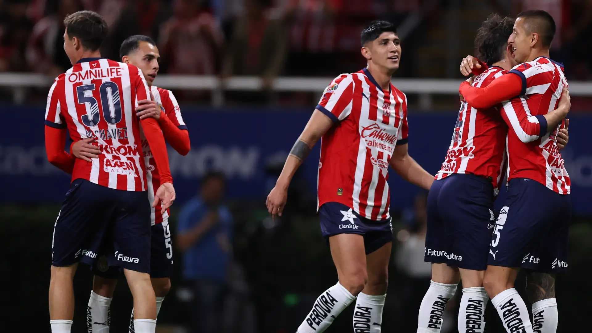 Jugadores de Chivas (Foto: MEXSPORT)