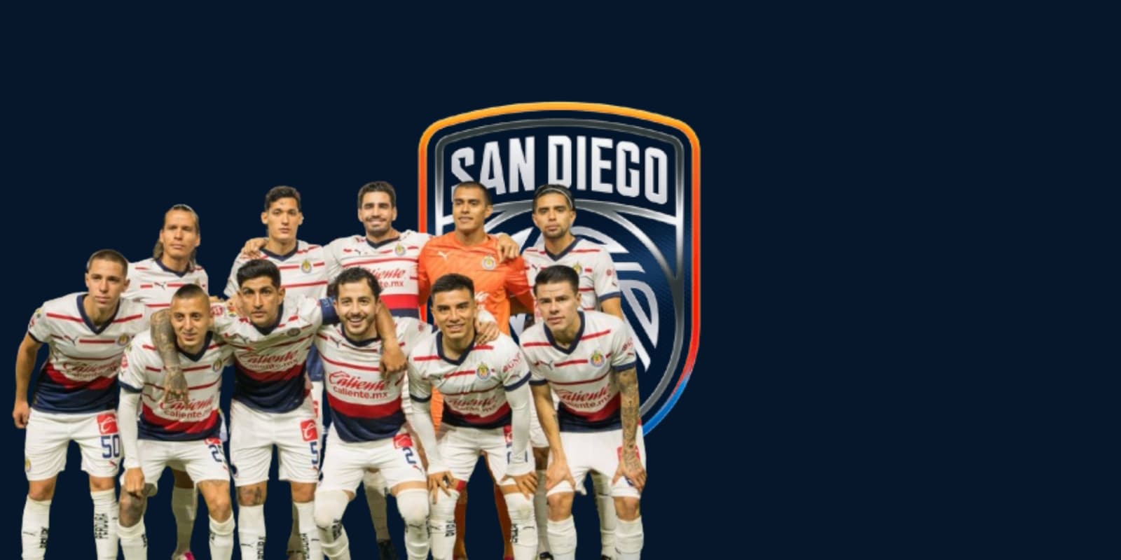Jugadores de Chivas junto al escudo de San Diego FC / FOTO TV Azteca