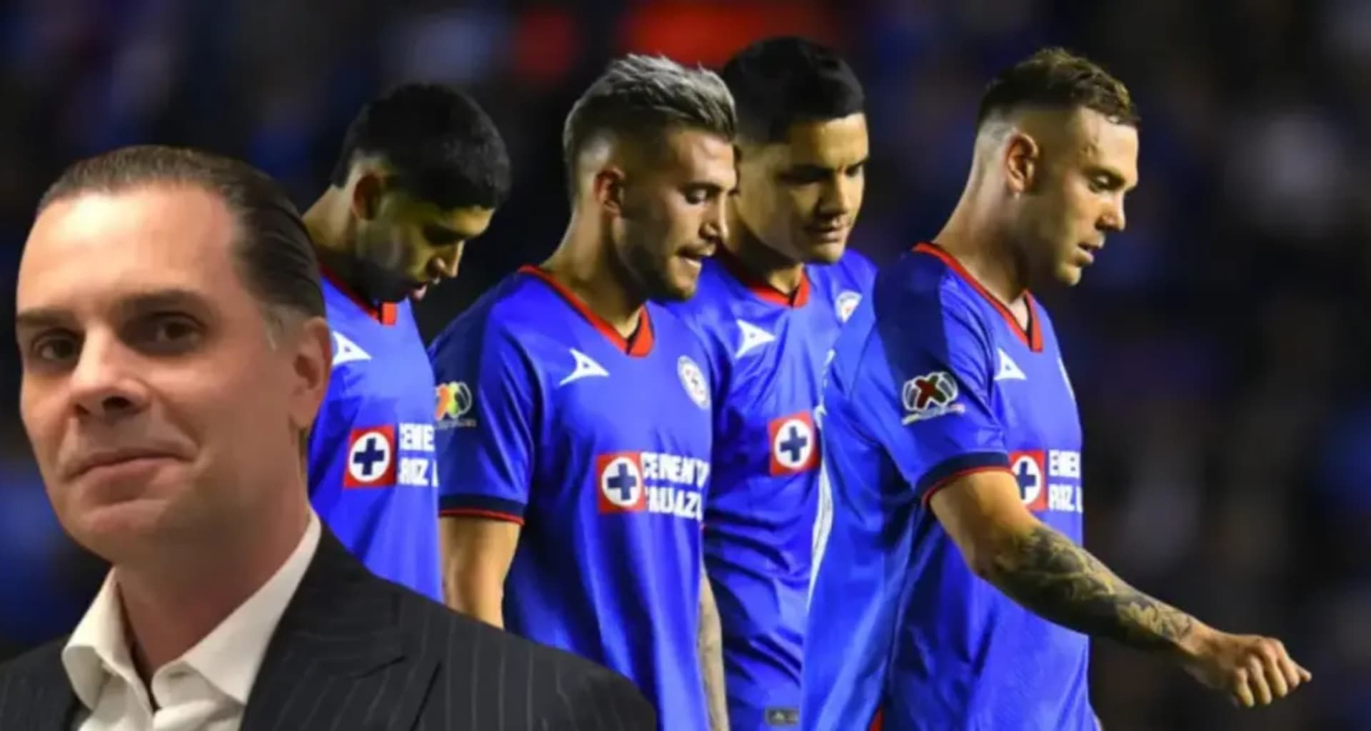 Jugadores de Cruz Azul dejan el campo de la Ciudad de los Deportes (Fuente: Mexsports)