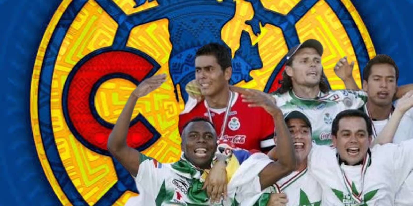 Jugadores de Santos Laguna junto al escudo del América / FOTO ONCE DIARIO