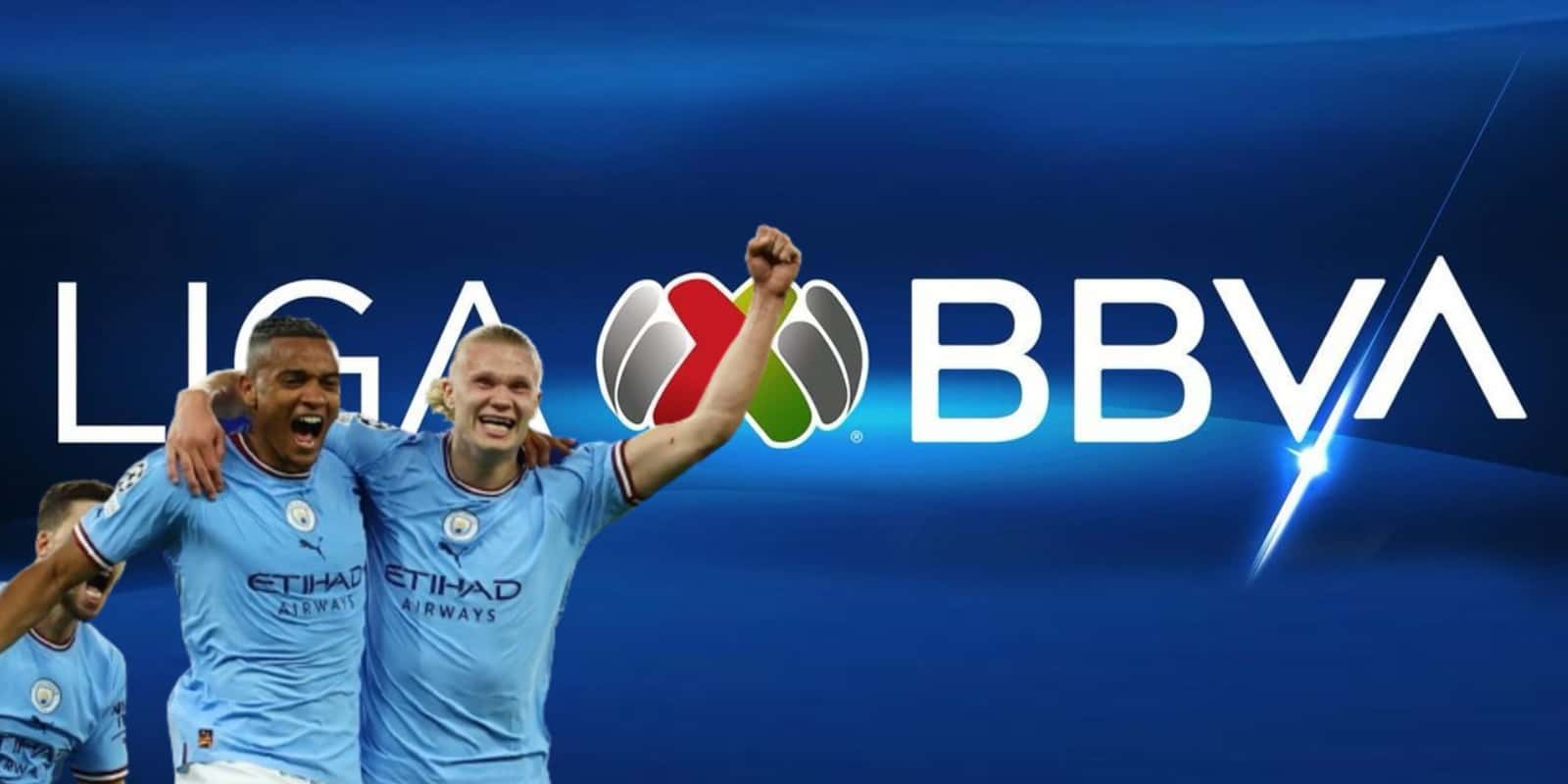 Jugadores del Manchester City junto al logo de la Liga MX