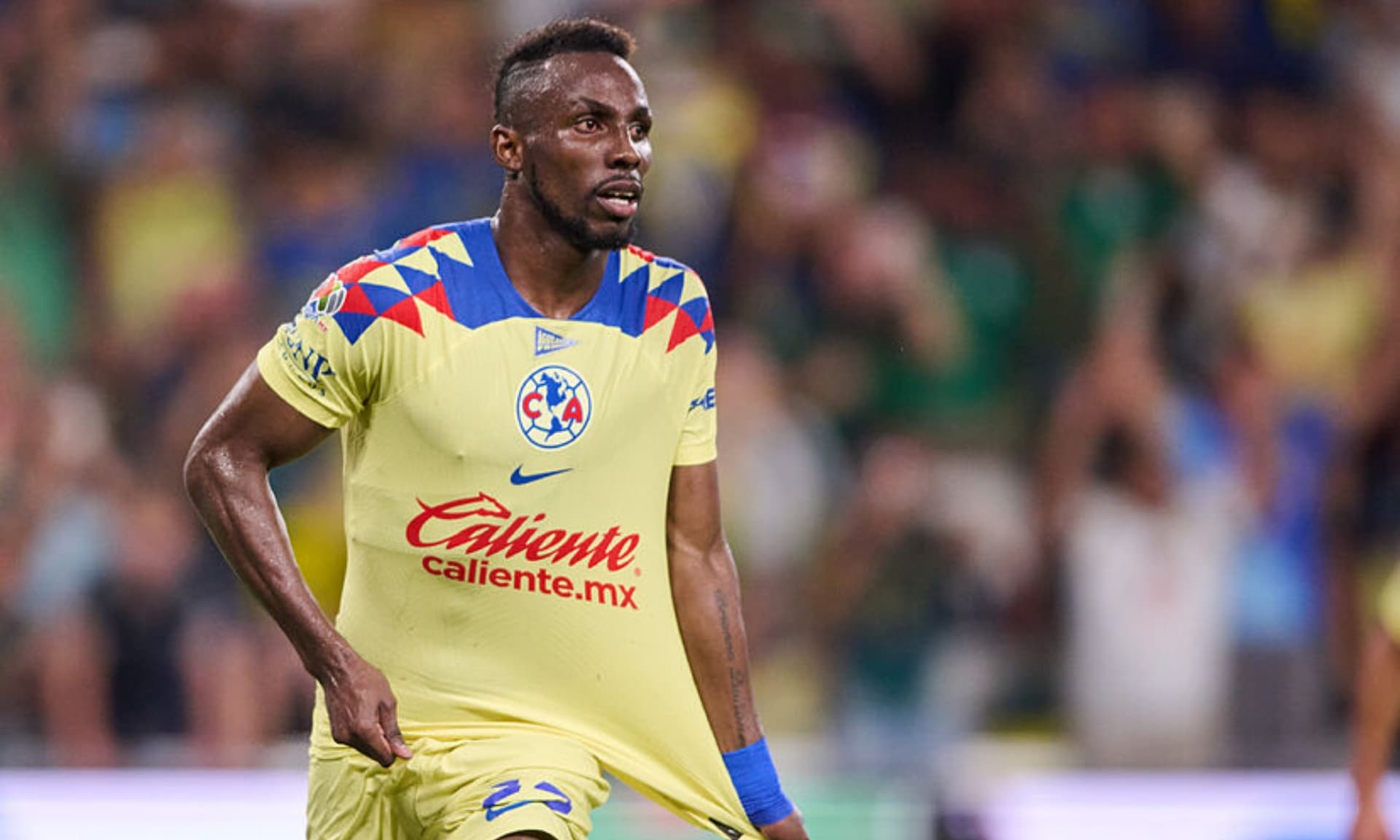 Julián Quiñones en un partido del América / Mexsports