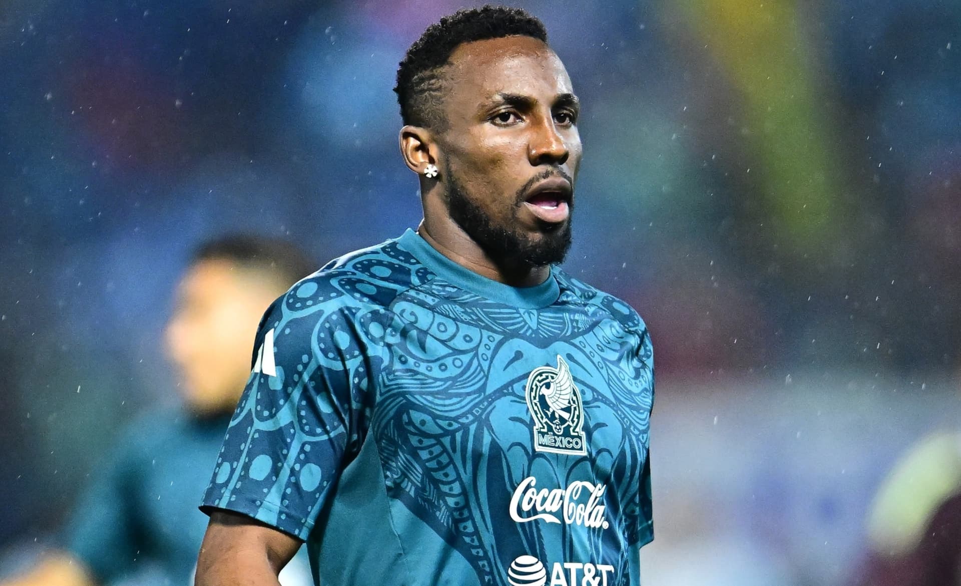 Julián Quiñones en una práctica de la selección mexicana (Fuente: Mexsports)