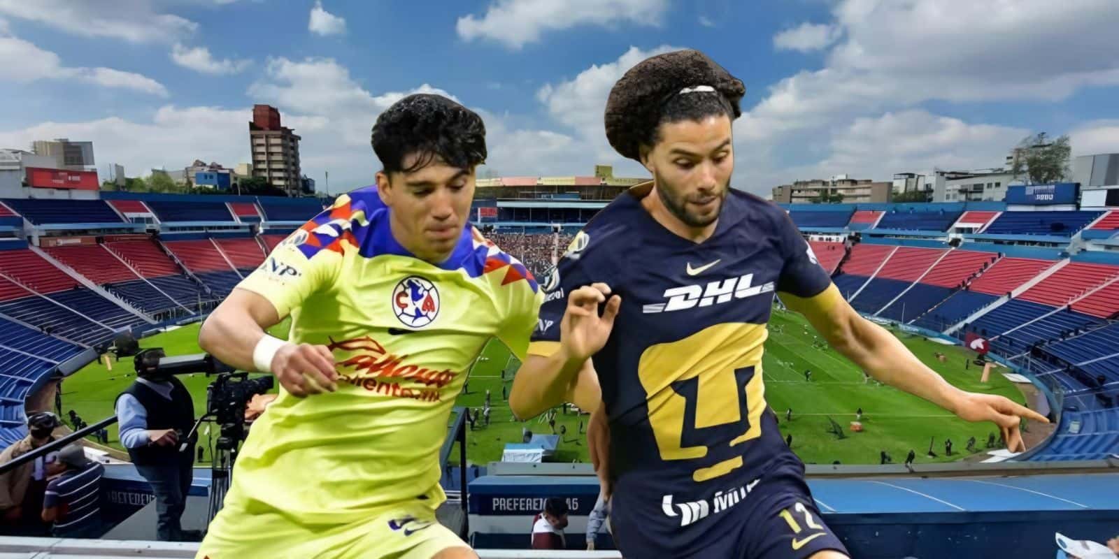 Kevin Álvarez y César Huerta, al fondo el Estadio Ciudad de los Deportes (Foto: Imago7)
