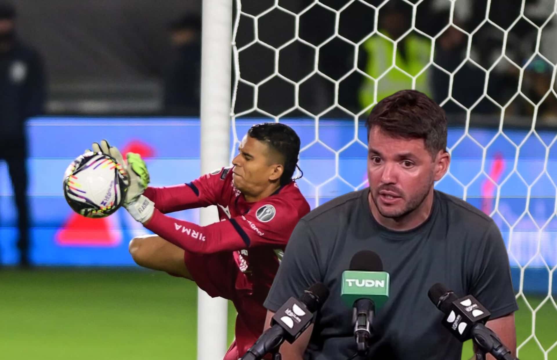 Kevin Mier atajando penal y Nicolás Larcamón en rueda de prensa/ Foto Isaac Ortiz Diario AS.