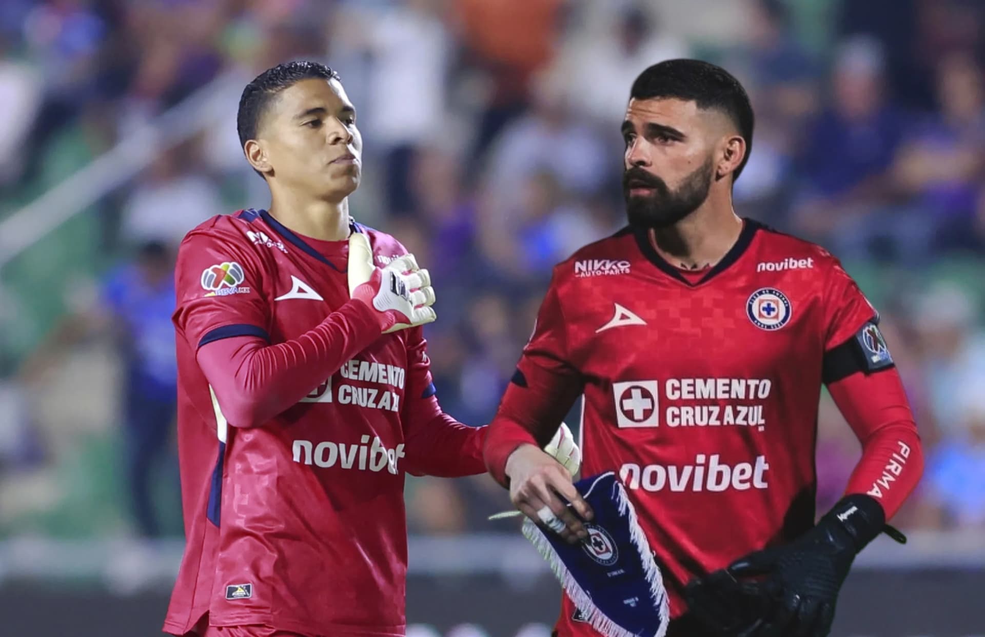 Kevin Mier y Andrés Gudiño están luchando por la titularidad en el conjunto cementero.